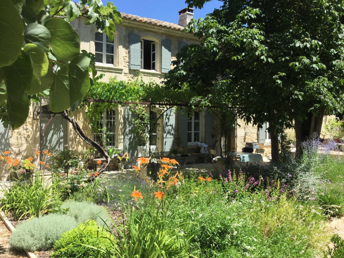 Mas De Rique Hotell Saint-Étienne-du-Grès Exteriör bild